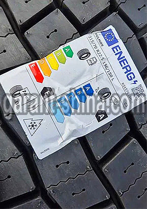 Pulmox PX300 (приводная) 315/70 R22.5 156/150L 18PR - Фото протектора с этикеткой детально